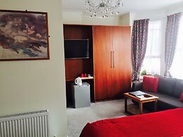 The Ilfracombe House Hotel - near Cliffs Pavilion