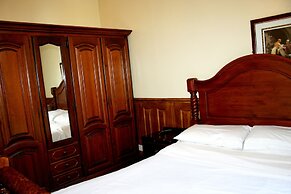The Ilfracombe House Hotel - near Cliffs Pavilion