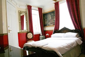 The Ilfracombe House Hotel - near Cliffs Pavilion