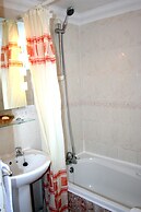 The Ilfracombe House Hotel - near Cliffs Pavilion