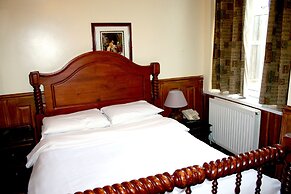 The Ilfracombe House Hotel - near Cliffs Pavilion