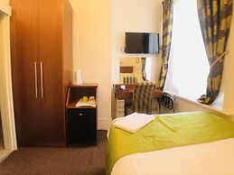 The Ilfracombe House Hotel - near Cliffs Pavilion