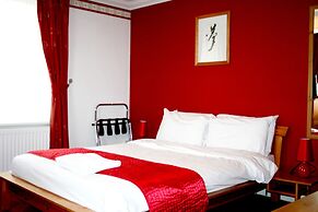 The Ilfracombe House Hotel - near Cliffs Pavilion