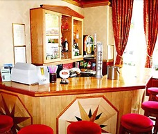The Ilfracombe House Hotel - near Cliffs Pavilion