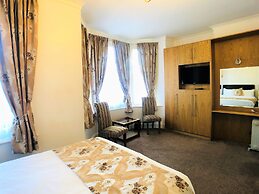 The Ilfracombe House Hotel - near Cliffs Pavilion