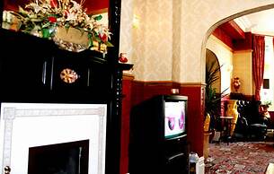 The Ilfracombe House Hotel - near Cliffs Pavilion