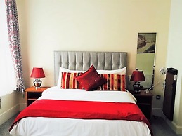 The Ilfracombe House Hotel - near Cliffs Pavilion