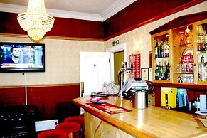 The Ilfracombe House Hotel - near Cliffs Pavilion