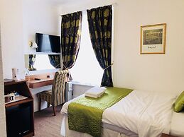 The Ilfracombe House Hotel - near Cliffs Pavilion
