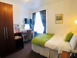 The Ilfracombe House Hotel - near Cliffs Pavilion