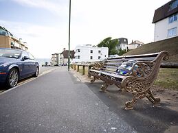 Denewood Hotel - Guest Accomodation