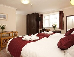 Denewood Hotel - Guest Accomodation