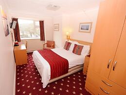 Denewood Hotel - Guest Accomodation