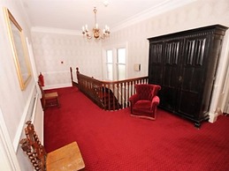 Denewood Hotel - Guest Accomodation