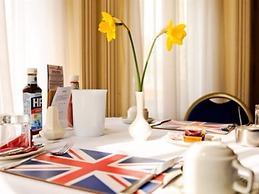 Denewood Hotel - Guest Accomodation