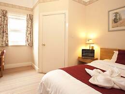 Denewood Hotel - Guest Accomodation