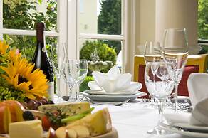 Ramada by Wyndham Cheltenham