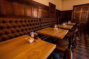 Donington Park Farmhouse Hotel