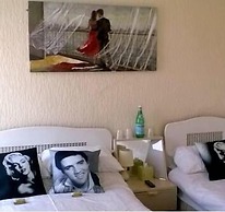 The Albert Hotel Near Winter Gardens