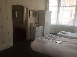 The Albert Hotel Near Winter Gardens