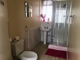 The Albert Hotel Near Winter Gardens