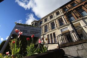 The Hampton Court Guesthouse