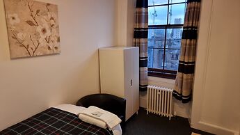 The Hampton Court Guesthouse