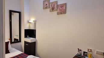 The Hampton Court Guesthouse