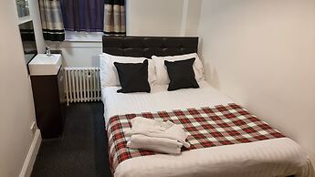 The Hampton Court Guesthouse