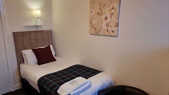 The Hampton Court Guesthouse