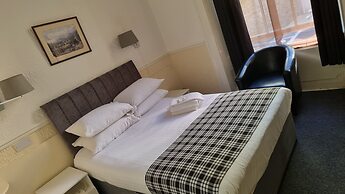 The Hampton Court Guesthouse