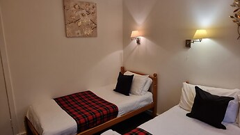 The Hampton Court Guesthouse