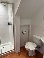 The Corner House Hotel Gatwick