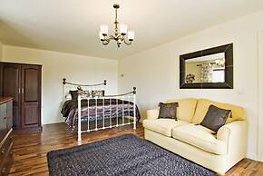 Ashleigh House