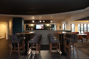 Knowsley Inn & Lounge