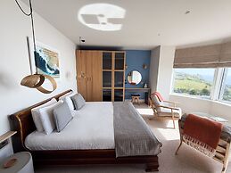 Housel Bay Hotel