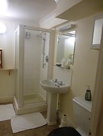 Rothwell House Hotel .