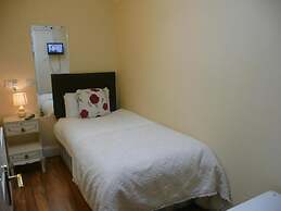 Rothwell House Hotel .