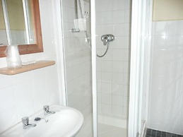 Rothwell House Hotel .