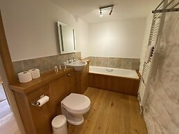 Red Lion Hotel and Manor House