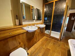 Red Lion Hotel and Manor House