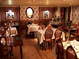 Red Lion Hotel and Manor House