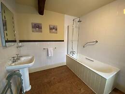 Red Lion Hotel and Manor House