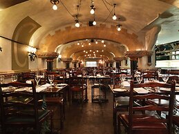 The Royal Toby Hotel