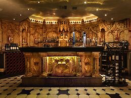 The Royal Toby Hotel