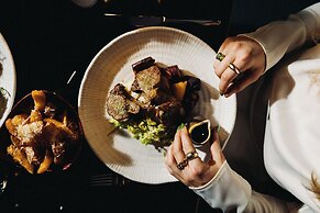 The Chesterton Hotel