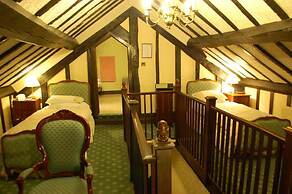 Albright Hussey Manor