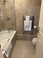 Albright Hussey Manor