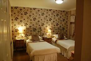 Albright Hussey Manor