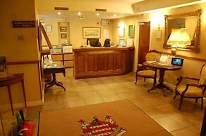 Albright Hussey Manor